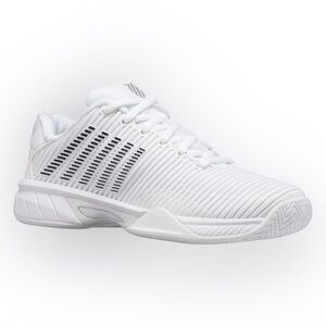 👟 K-Swiss 👟Kids White and Black tennis shoe. Size 1.5